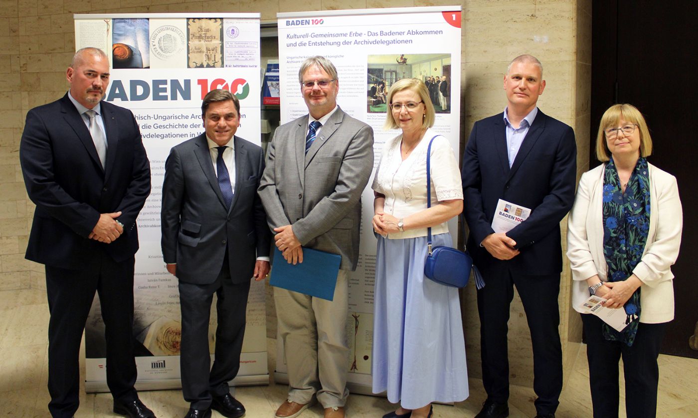 Ausstellung 100 Jahre Archivabkommen