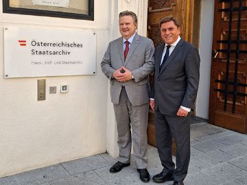 Bürgermeister Michael Ludwig zu Besuch im Österreichischen Staatsarchiv